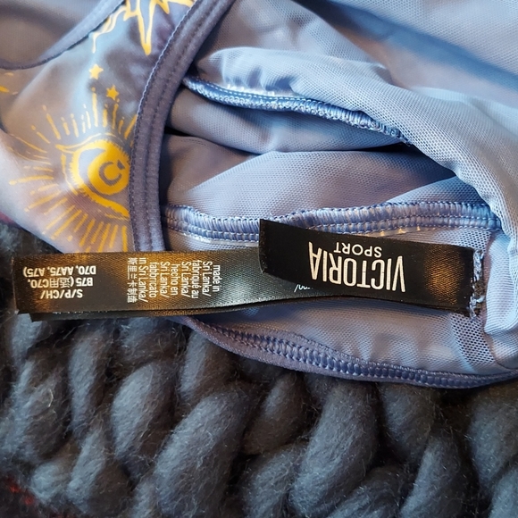 Victoria Secret sports bra size small - Picture 4 of 4